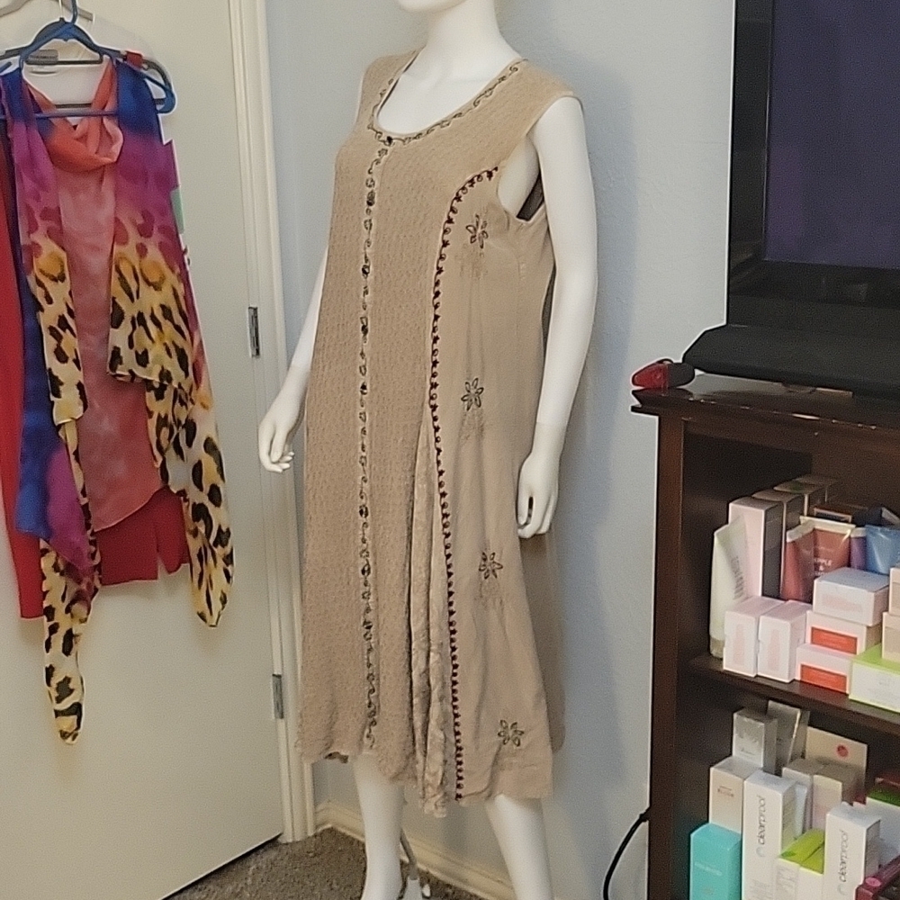 VTG MAGIC 1980s Tan Floral Embroidered Tie Back Sleeveless Circle Dress - Picture 2 of 16